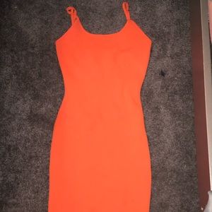 Orange bodycon dress, from fashionnova size M